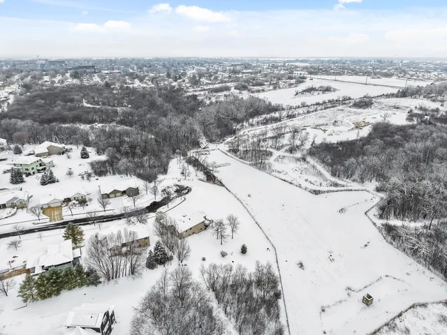 $589,900 | 221 Glen View Road, Mount Horeb, WI 53572