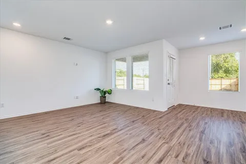 $1,995 | 194 George Neggan Lane, Bastrop, TX 78602
