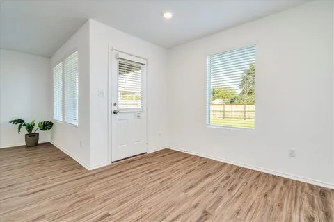 $1,995 | 194 George Neggan Lane, Bastrop, TX 78602