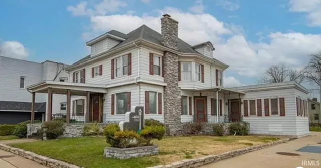 $2,000 | 403 Lincoln Way, South Bend, IN 46601