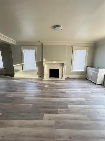 $2,000 | 403 Lincoln Way, South Bend, IN 46601