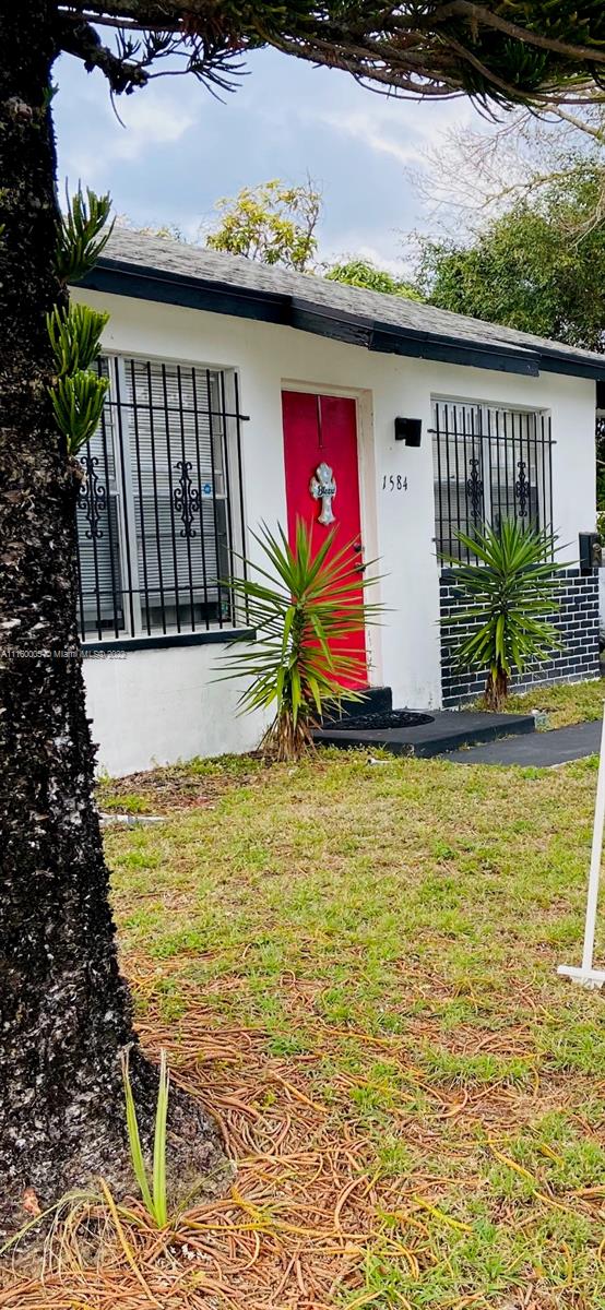 1584 West 33rd Street Riviera Beach, FL 33404 - Photo 1 of 11 Gallery Image 1
