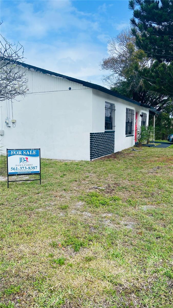 1584 West 33rd Street Riviera Beach, FL 33404 - Photo 10 of 11 Gallery Image 10