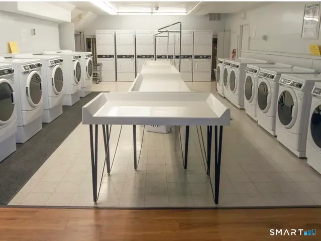 $124,900 | 31 Woodland Street, Unit 1I, Hartford, CT 06111