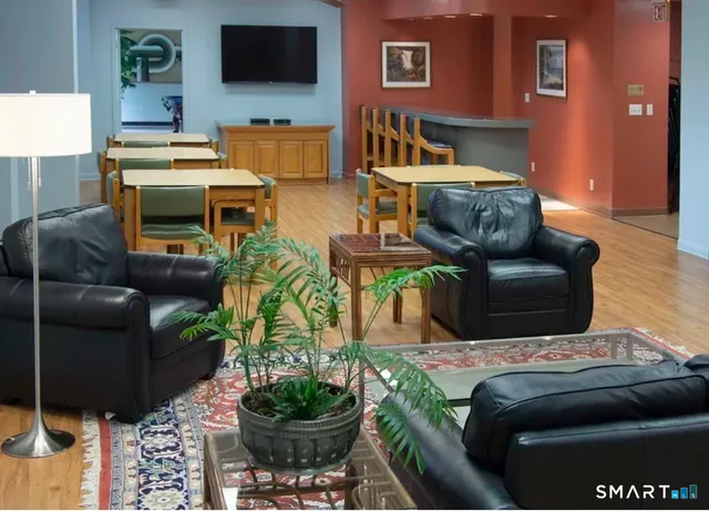 $124,900 | 31 Woodland Street, Unit 1I, Hartford, CT 06111