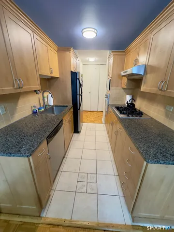 $124,900 | 31 Woodland Street, Unit 1I, Hartford, CT 06111