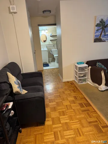 $124,900 | 31 Woodland Street, Unit 1I, Hartford, CT 06111