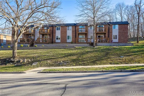 $95,000 | 2781 Blackforest Drive, Unit B, St. Louis, MO 63129