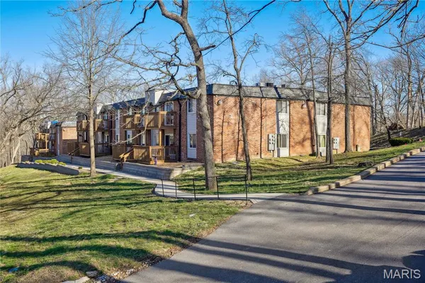 $95,000 | 2781 Blackforest Drive, Unit B, St. Louis, MO 63129