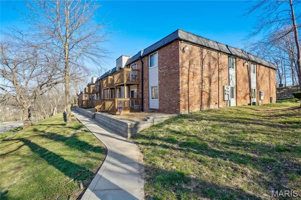 $95,000 | 2781 Blackforest Drive, Unit B, St. Louis, MO 63129