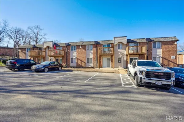 $95,000 | 2781 Blackforest Drive, Unit B, St. Louis, MO 63129