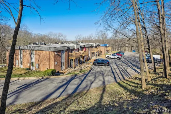 $95,000 | 2781 Blackforest Drive, Unit B, St. Louis, MO 63129