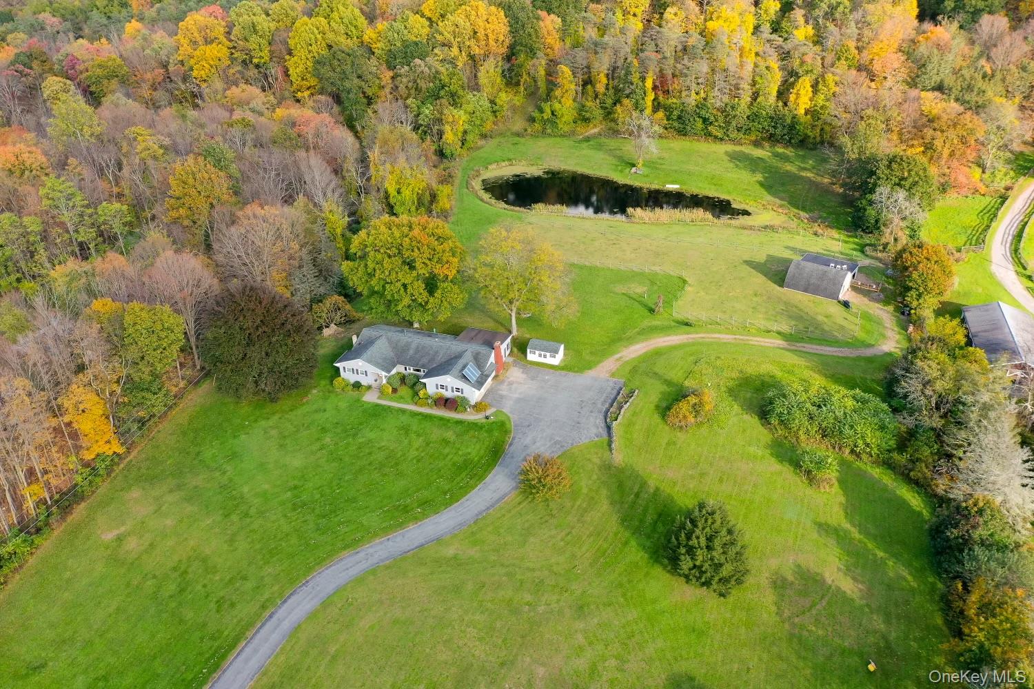 394 Smith Road Hyde Park, NY 12538 - Photo 1 of 48