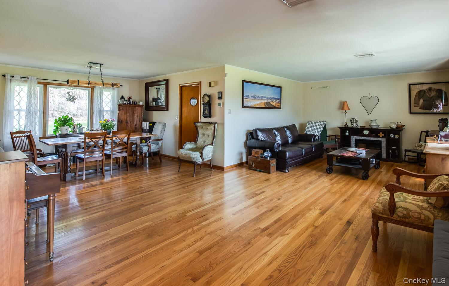 394 Smith Road Hyde Park, NY 12538 - Photo 11 of 48