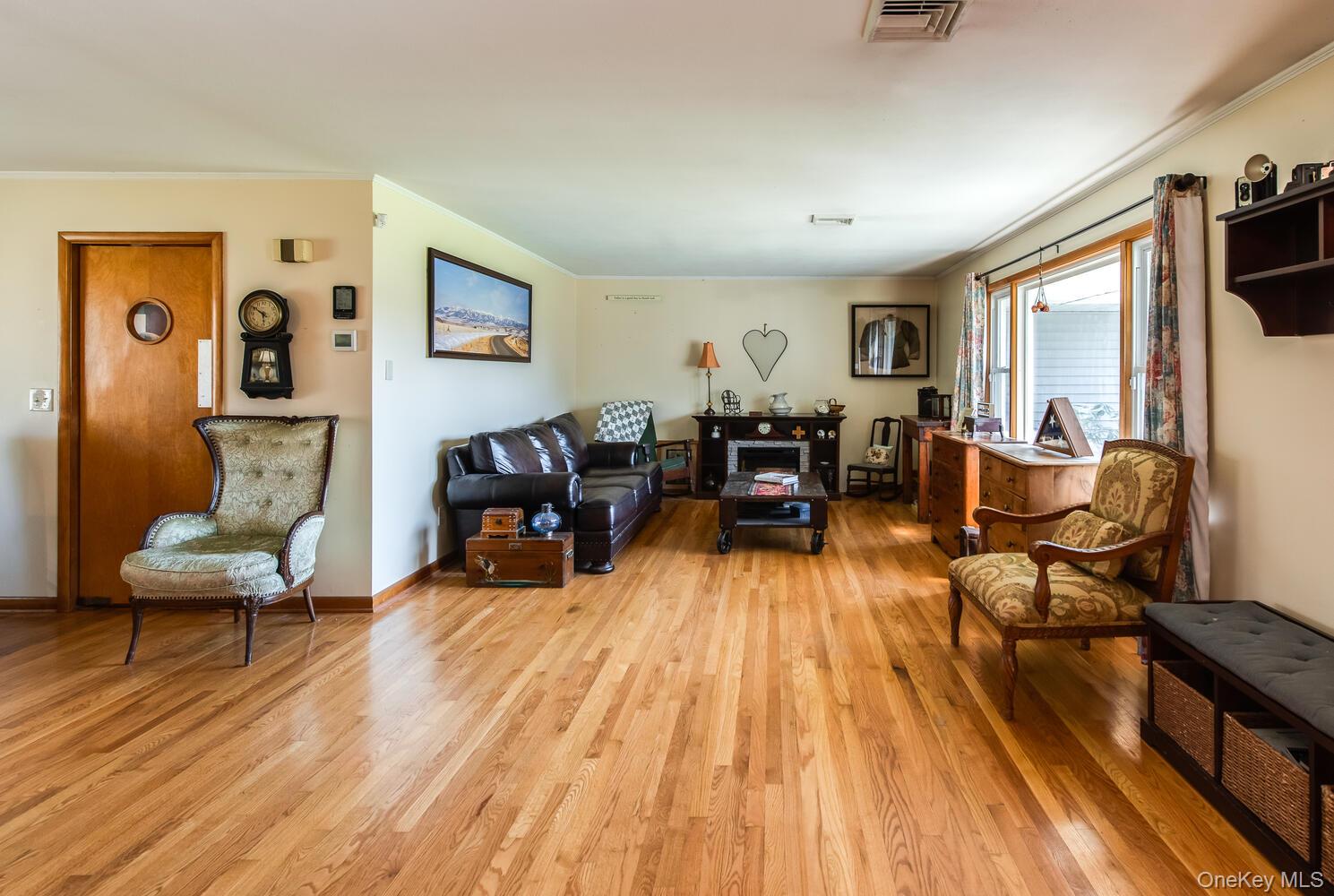 394 Smith Road Hyde Park, NY 12538 - Photo 12 of 48