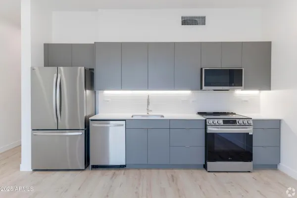 $1,899 | 531 East Willetta Street, Unit 205, Phoenix, AZ 85004