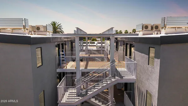 $1,899 | 531 East Willetta Street, Unit 205, Phoenix, AZ 85004