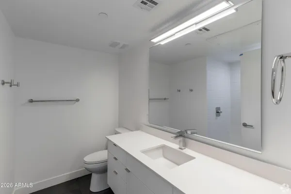 $1,899 | 531 East Willetta Street, Unit 205, Phoenix, AZ 85004