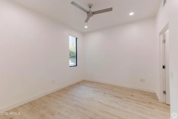 $1,899 | 531 East Willetta Street, Unit 205, Phoenix, AZ 85004