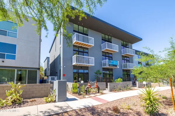 $1,899 | 531 East Willetta Street, Unit 205, Phoenix, AZ 85004