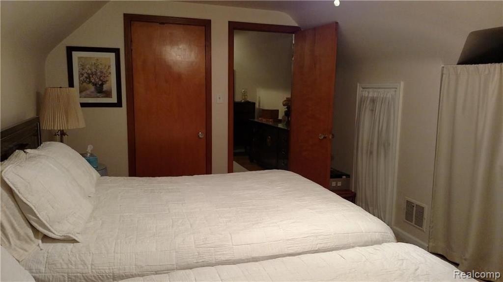 21350 Greenview Road Southfield, MI 48075 - Photo 15 of 32