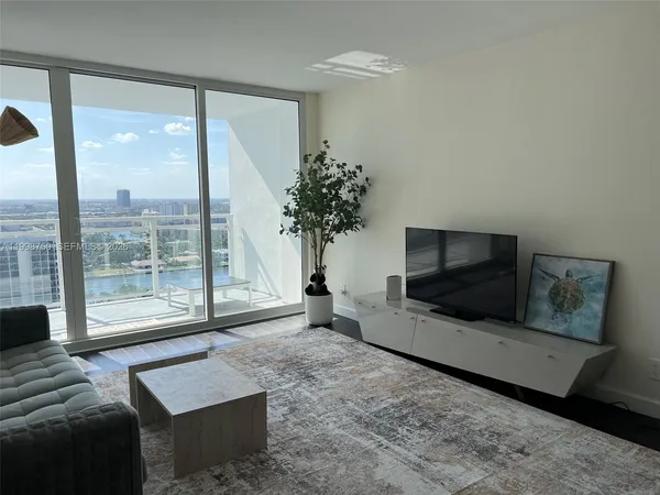 $2,300 | 2030 South Ocean Drive, Unit 2102, Hallandale Beach, FL 33009