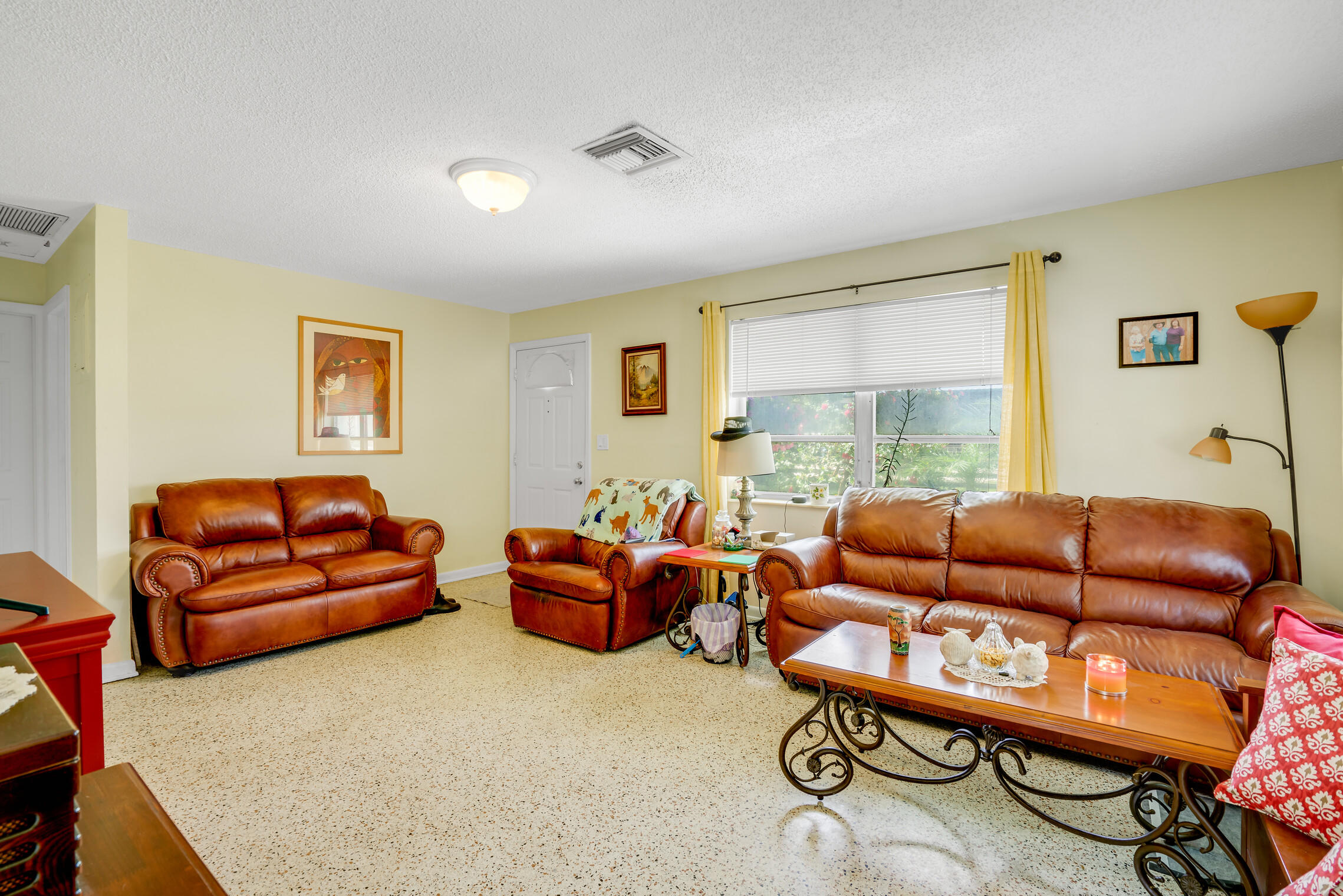 13260 Collecting Canal Road Loxahatchee, FL 33470 - Photo 17 of 37 Living Area