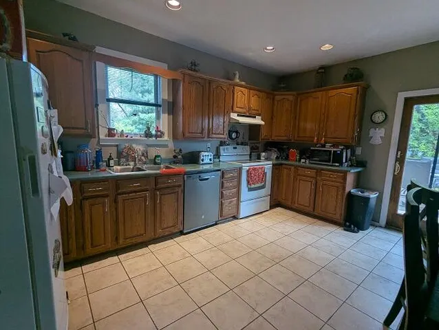 $310,000 | 888 West St Joseph Highway, Grand Ledge, MI 48837