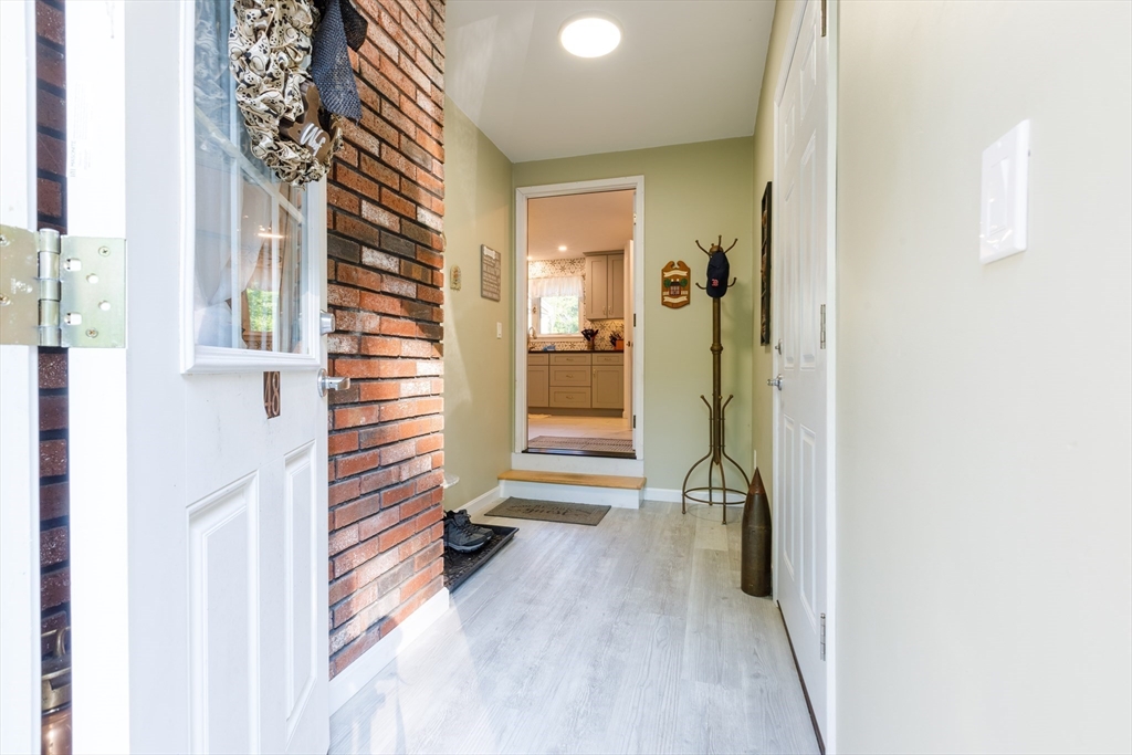 48 Fort Hill Road Oxford, MA 01540 - Photo 3 of 33 Gallery Image 3