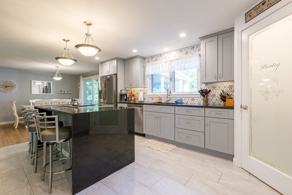48 Fort Hill Road Oxford, MA 01540 - Photo 4 of 33 Gallery Image 4