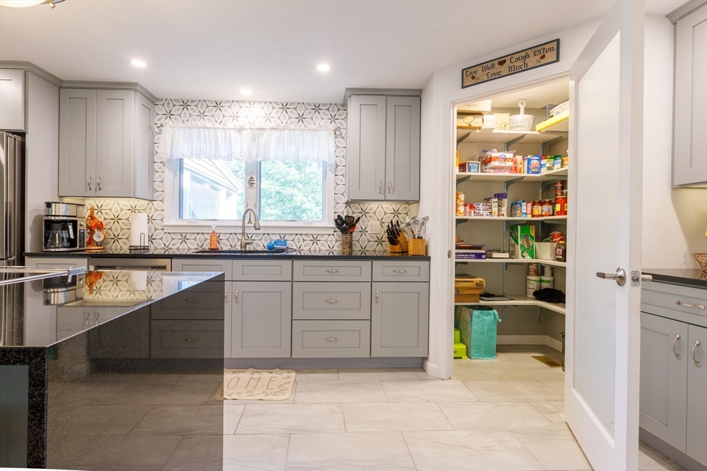 48 Fort Hill Road Oxford, MA 01540 - Photo 7 of 33 Gallery Image 7