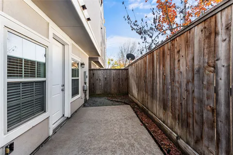 $374,900 | 2720 Church Wood Drive, Houston, TX 77082