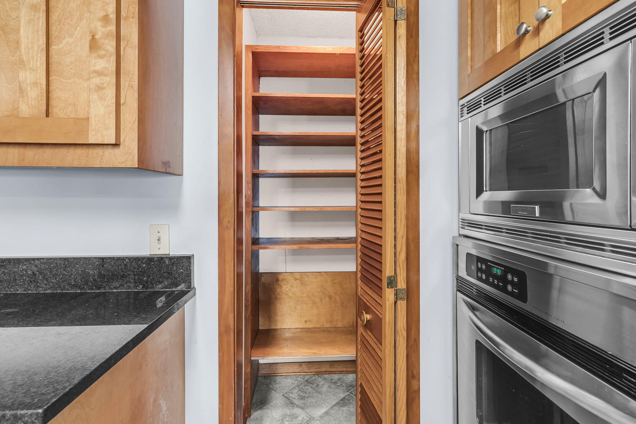 2224 Folly Road, Unit 5C Charleston, SC 29412 - Photo 22 of 39 CREM - 2224 Folly Rd 5C-38