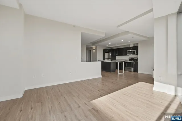 $3,150 | 69 Main Street, Unit 1511, Fort Lee, NJ 07024