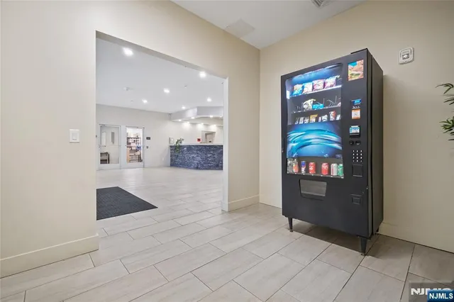 $3,150 | 69 Main Street, Unit 1511, Fort Lee, NJ 07024