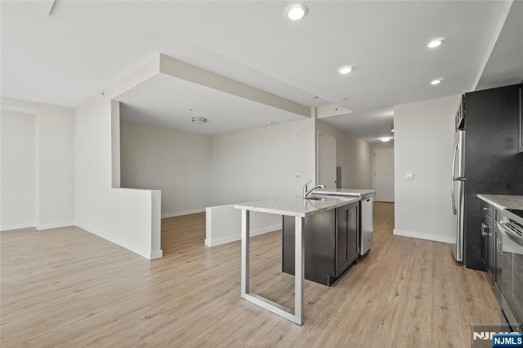 69 Main Street, Unit 1511 Fort Lee, NJ 07024 - Photo 2 of 26