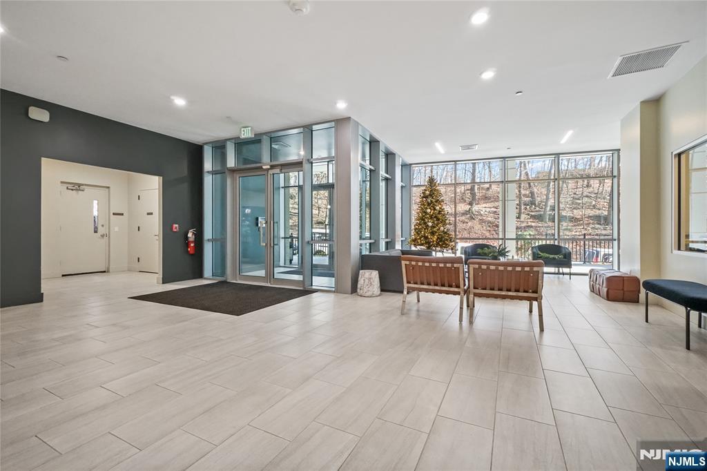 69 Main Street, Unit 1511 Fort Lee, NJ 07024 - Photo 21 of 26