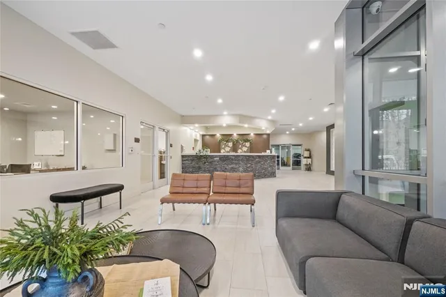 $3,150 | 69 Main Street, Unit 1511, Fort Lee, NJ 07024