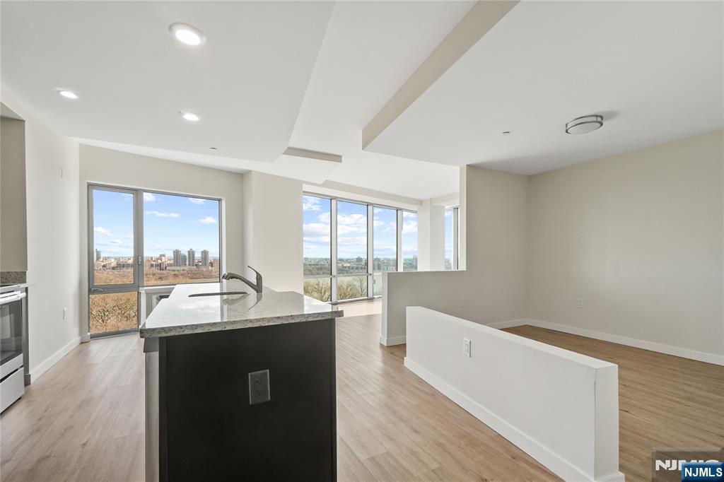 69 Main Street, Unit 1511 Fort Lee, NJ 07024 - Photo 4 of 26