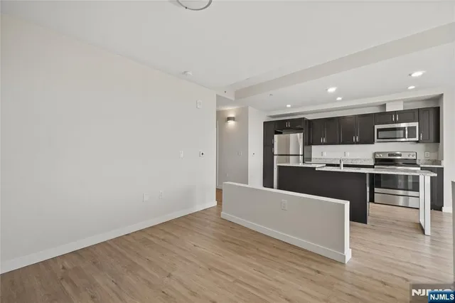 $3,150 | 69 Main Street, Unit 1511, Fort Lee, NJ 07024