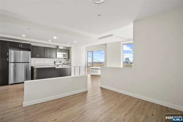 $3,150 | 69 Main Street, Unit 1511, Fort Lee, NJ 07024