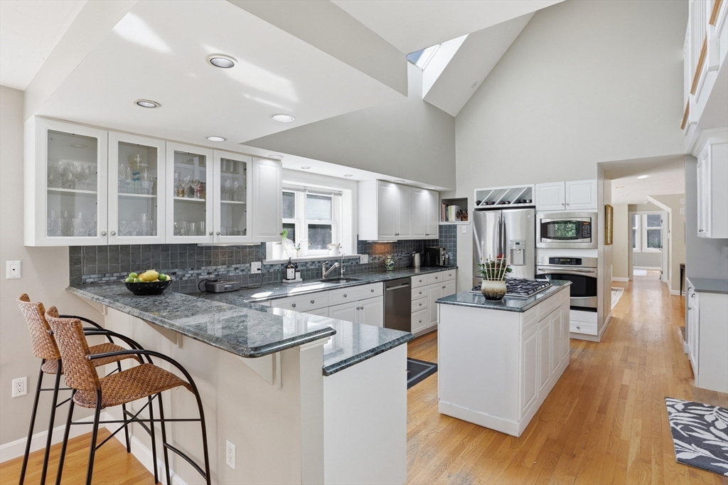 88 Esterbrook Road Acton, MA 01720 - Photo 4 of 40