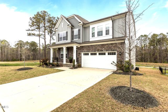 a view of a livingroom with furniture