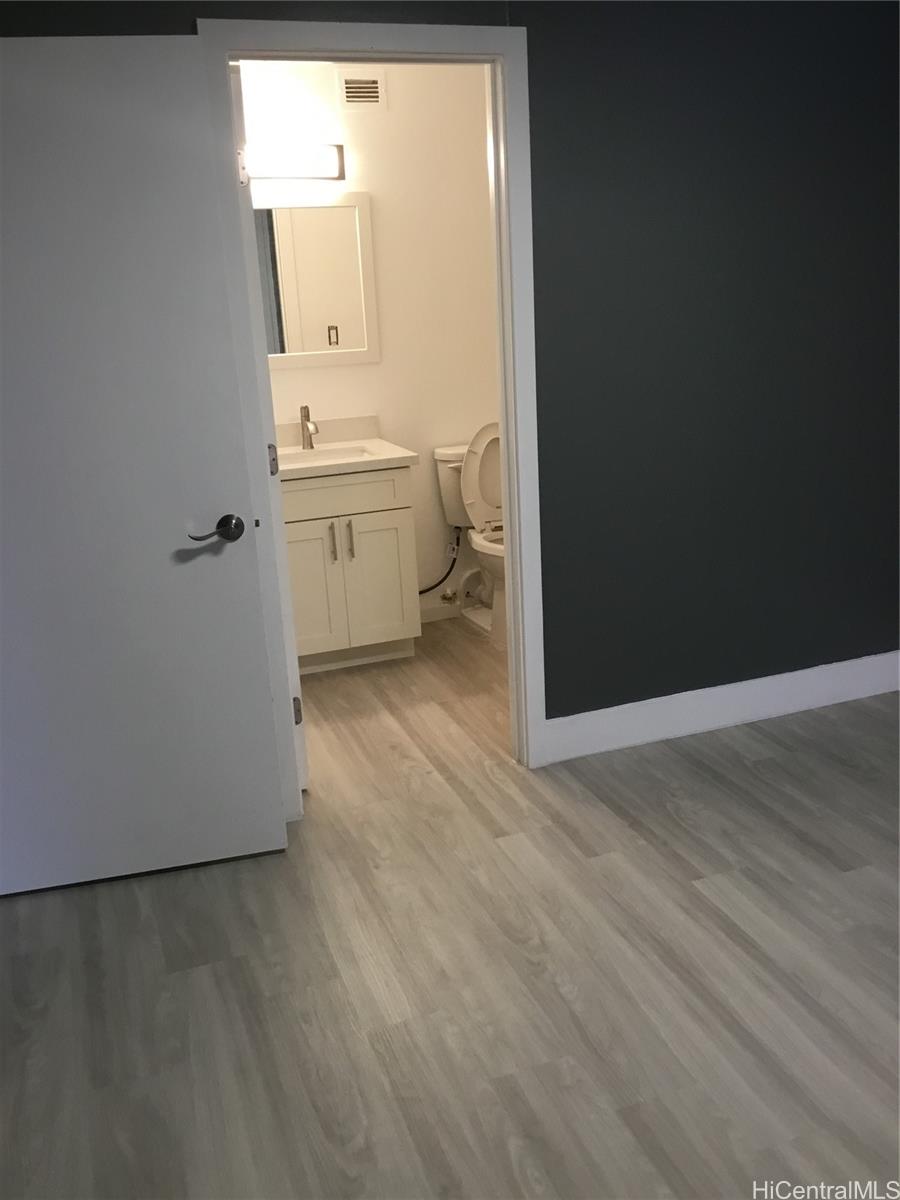 1320 Alexander Street, Unit 506 Honolulu, HI 96826 - Photo 9 of 11 Master bath