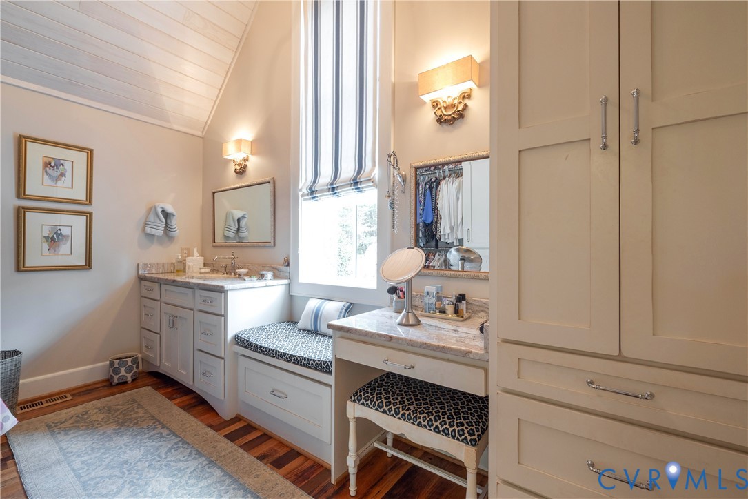 794 River Road West Manakin-Sabot, VA 23103 - Photo 32 of 82 Powder room in the walk in closet.