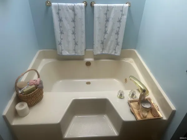 $437,500 | 3288 Westhampton Drive, Newburgh, IN 47630