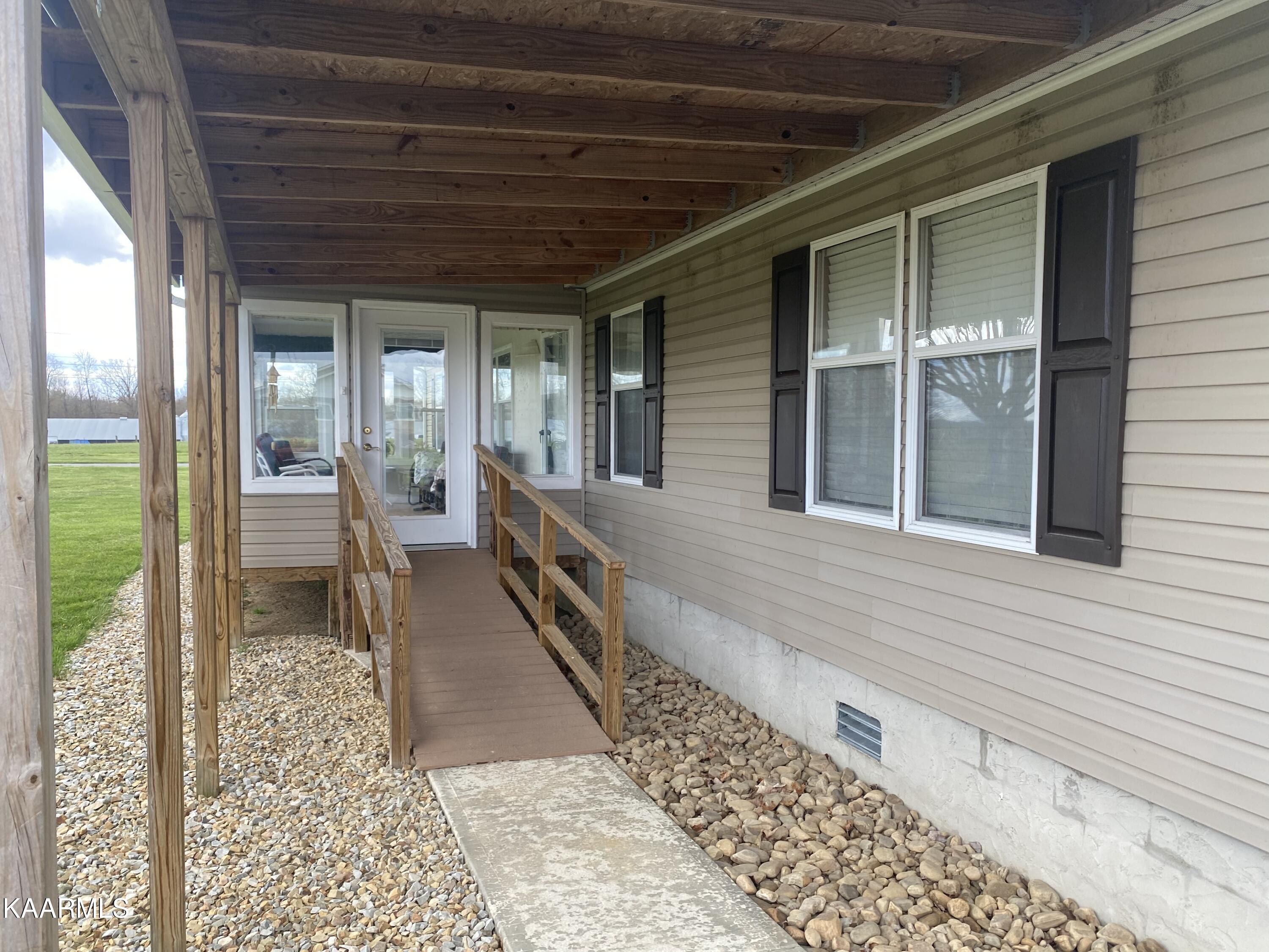 621 Potato Farm Road Crossville, TN 38571 - Photo 4 of 32 58801233-9DB5-42CC-B24B-A842FBE4778A