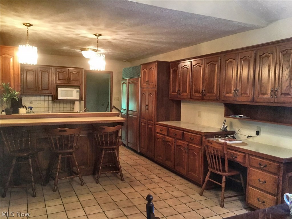 196 Bath Road Medina, OH 44256 - Photo 2 of 28 Kitchen from eating area