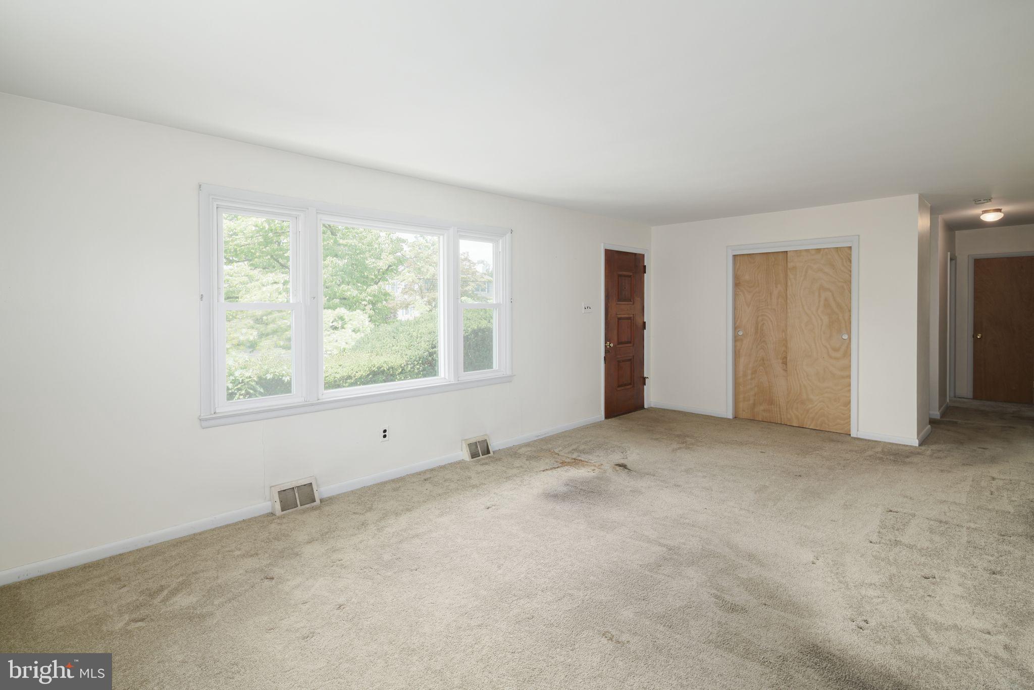 54 Home Road Hatboro, PA 19040 - Photo 3 of 27