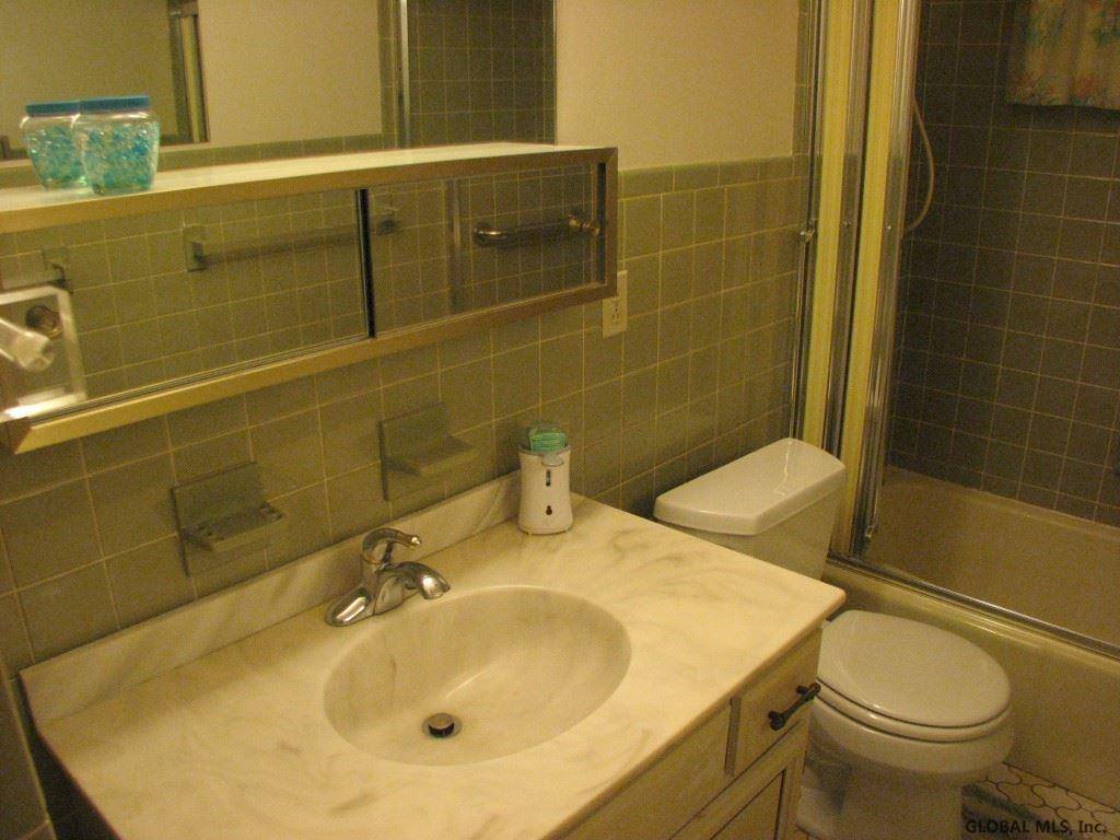 23 Oxford Road Albany, NY 12203 - Photo 11 of 24 Photo 11